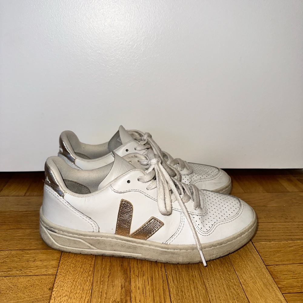 Vera Rose Gold Sneakers